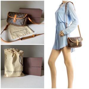 Louis Vuitton - Sac Gibeciere PM Crossbody